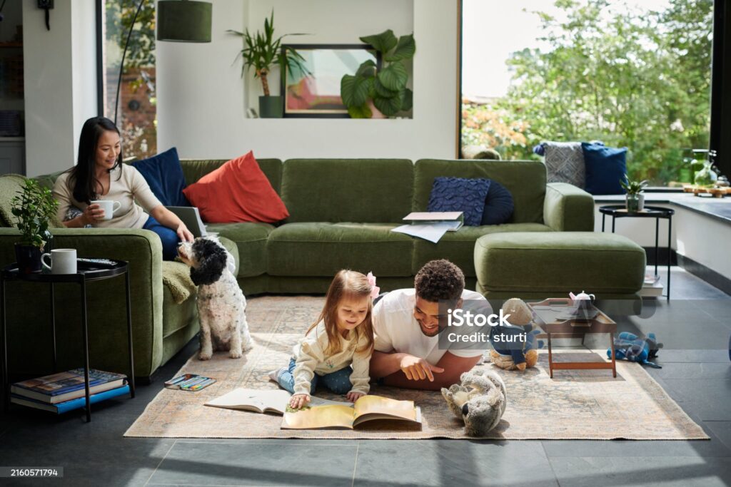 https://www.istockphoto.com/photo/father-and-daughter-spending-quality-time-together-gm2160571794-581099600?utm_source=pixabay&utm_medium=affiliate&utm_campaign=sponsored_image&utm_content=srp_topbanner_media&utm_term=at+home